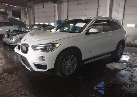 2017 BMW X1 xDrive28I z USA, uszkodzony, nr VIN WBXHT3Z32H4A52362